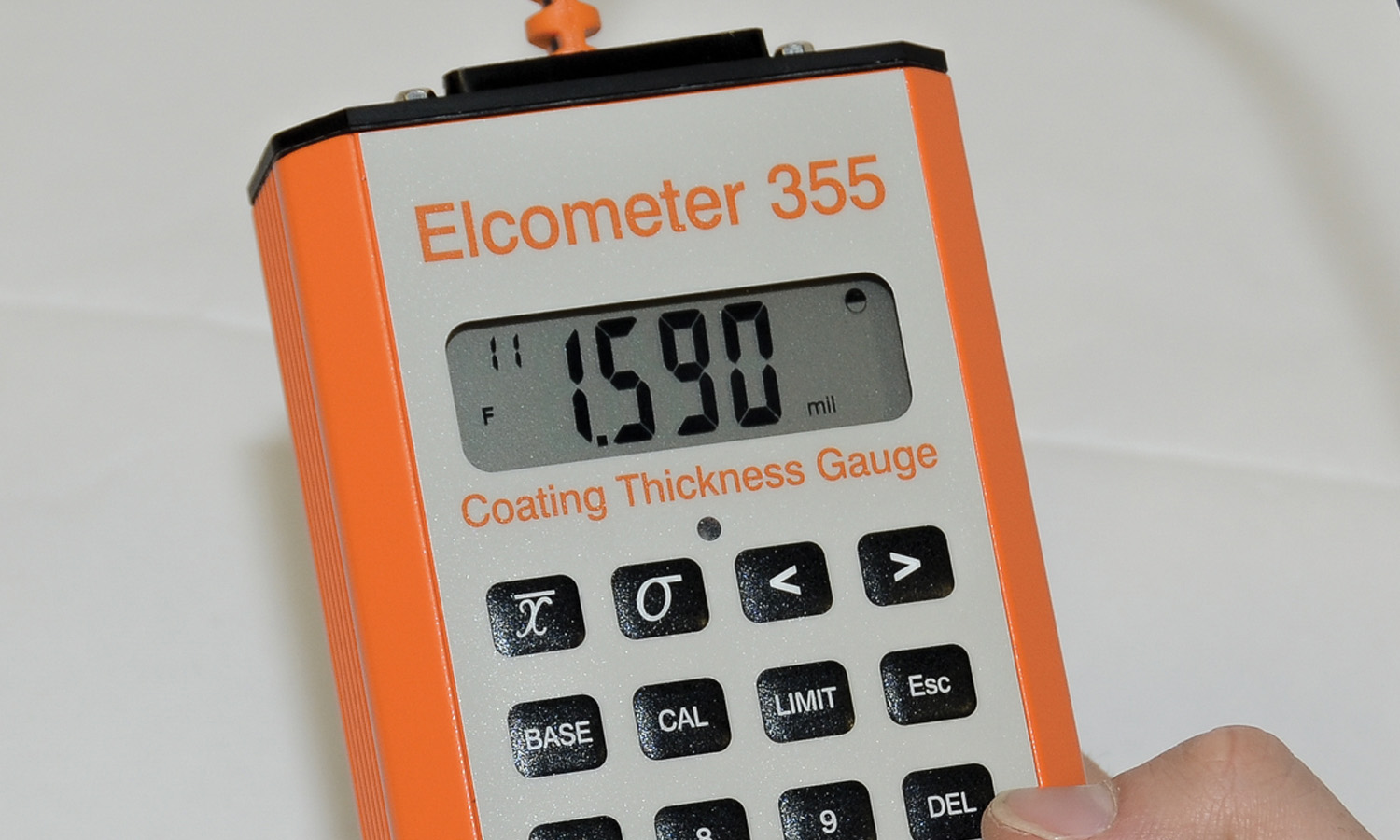 Máy đo độ dày lớp phủ chính xác Elcometer 355